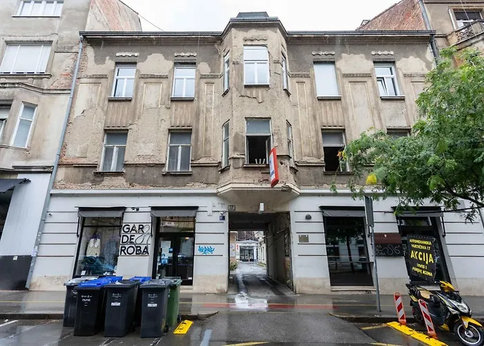 Modern And Design Apartment Near The Main Square
